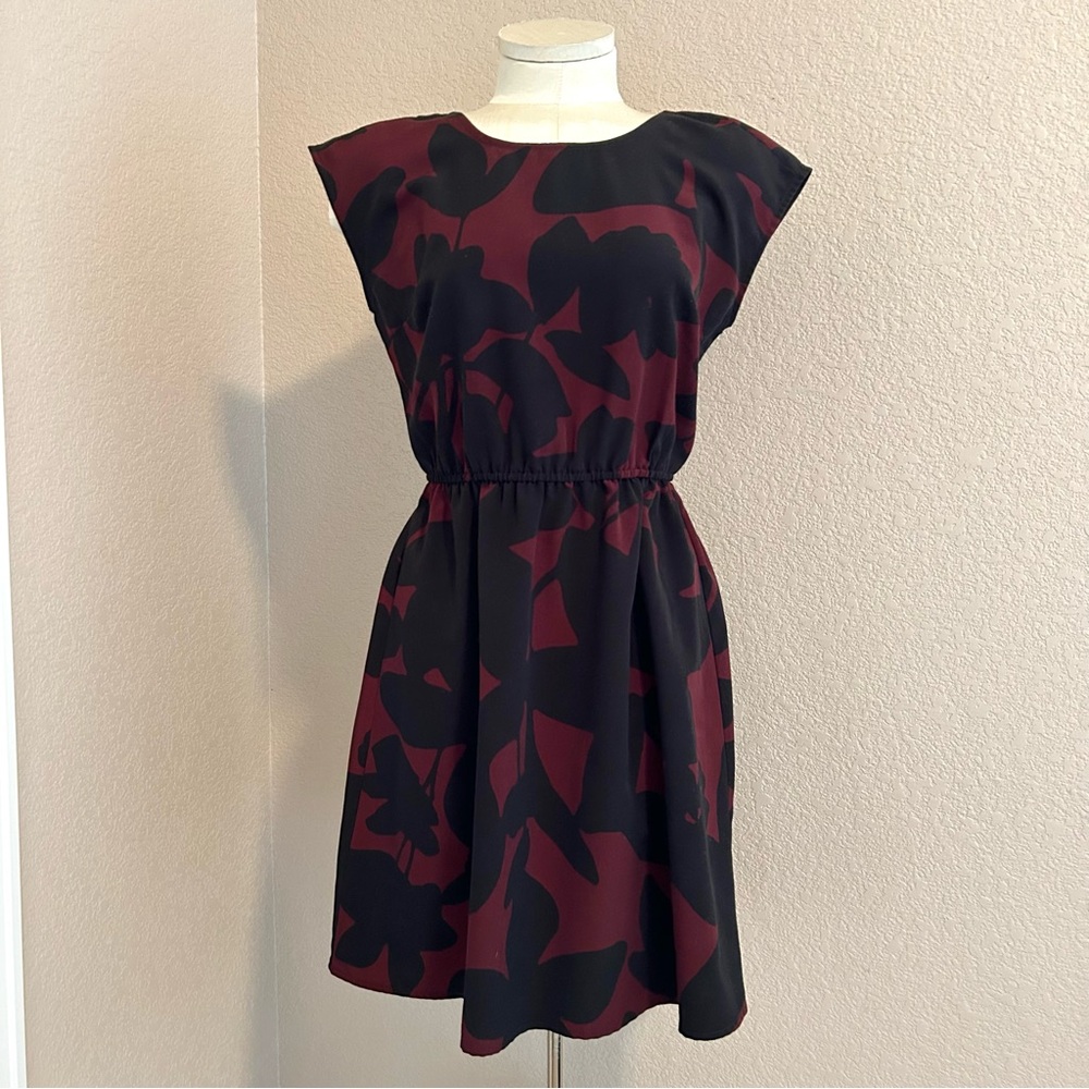 Old Navy burgundy/black floral dress